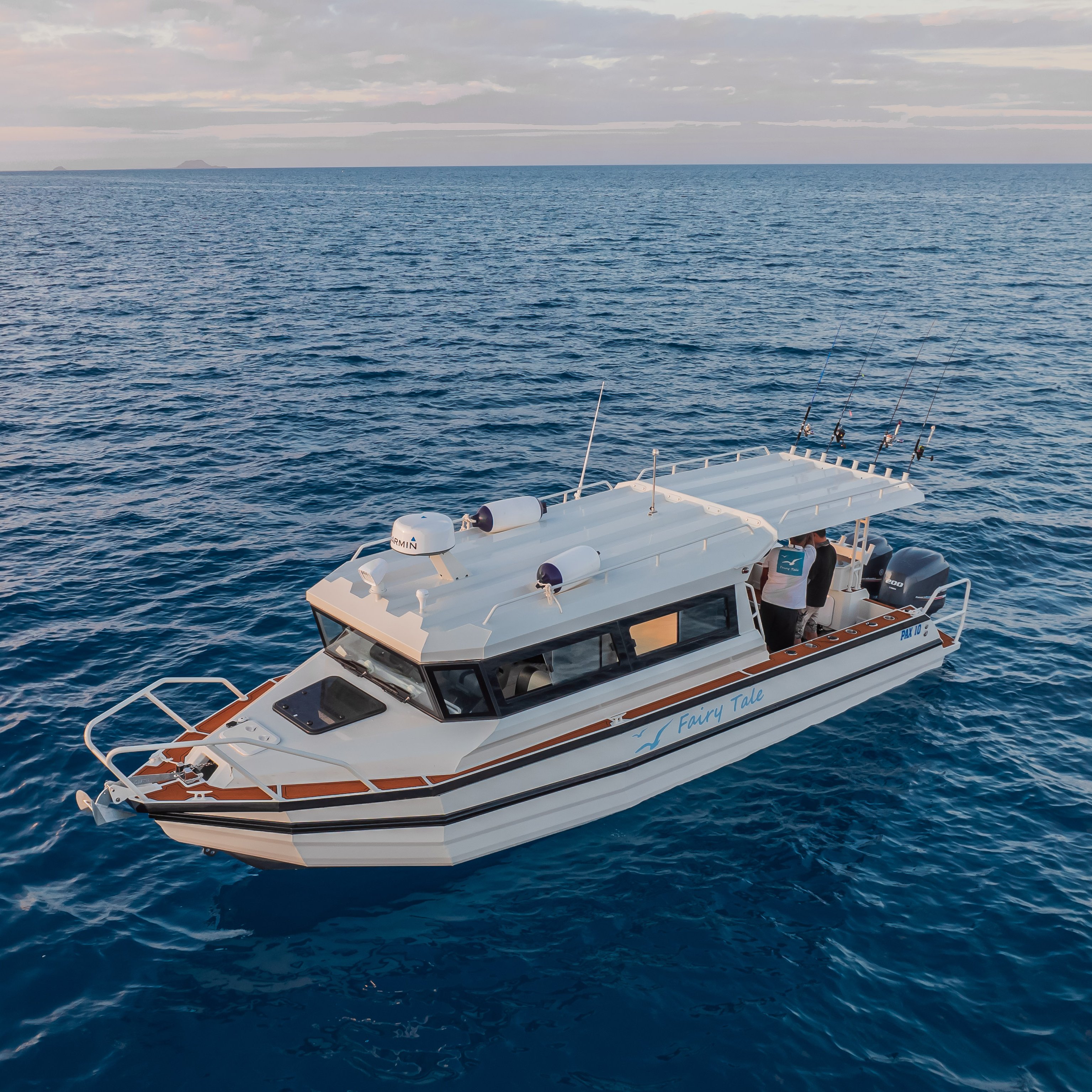 9m/35ft Family Use Aluminum Fishing Boat Extended Top With Private Bathroom Sport Boat Outboard Engine